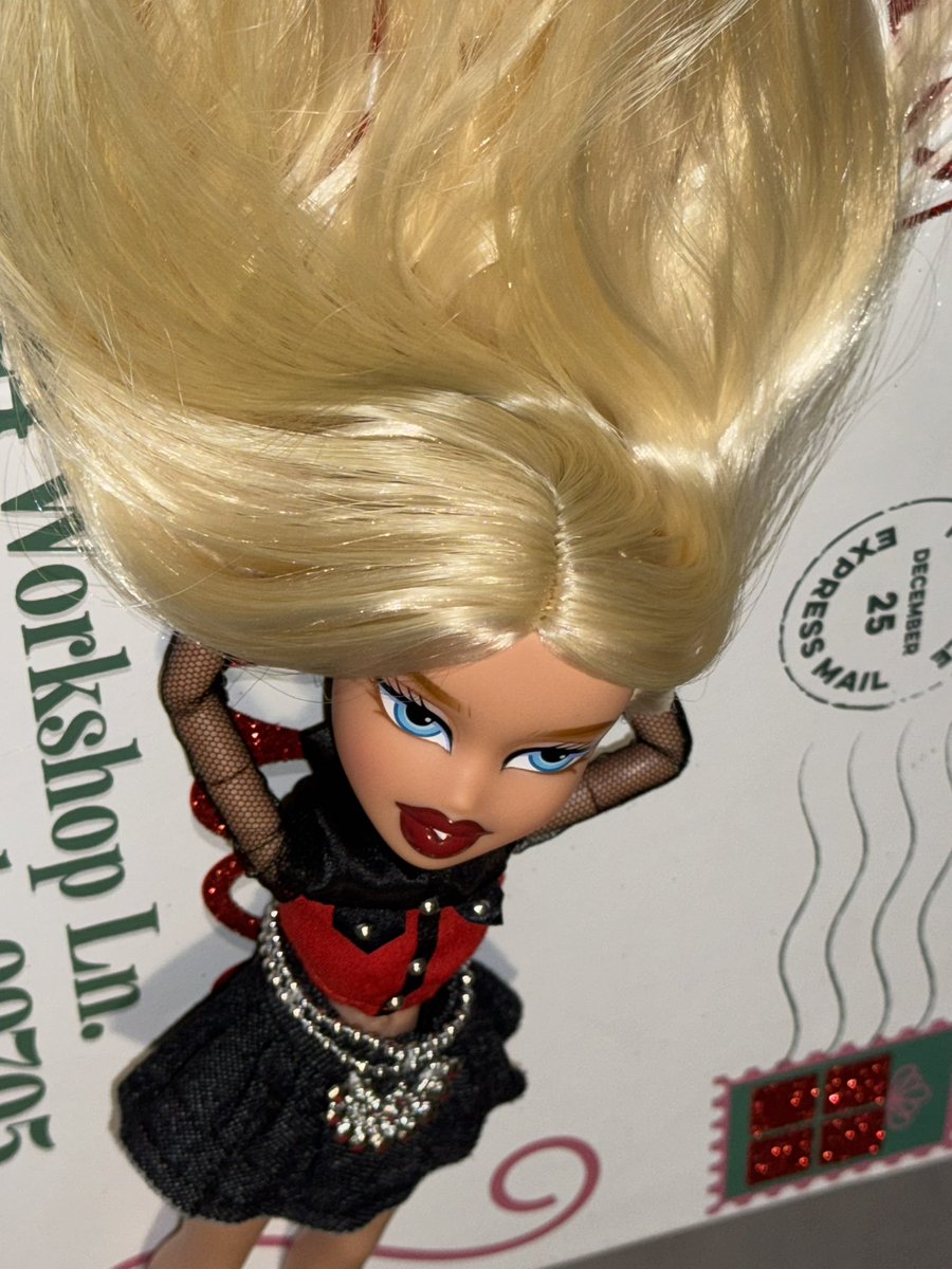 babezbratz's tweet image. finally gave alwayz cloe a complete parting 🤩😋