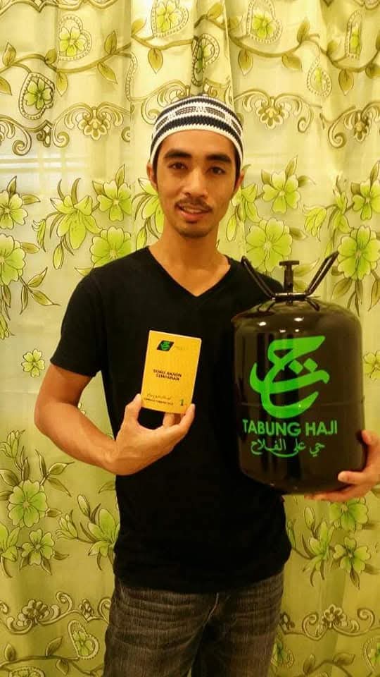 MohdAmi99719187's tweet photo. Beginilah kerja saya,menyara mak dialisis dan ayah OKU kemalangan,saya membuat dan menjual tabung duit dari tong gas Aircond terpakai..dalam dan luar siap spray..kwn2 boleh tempah ikut design sendiri..

Rm120 siap pos custom

Rm110 siap pos design ready stok

0105163959 https://t.co/bj0knfd6Xf
