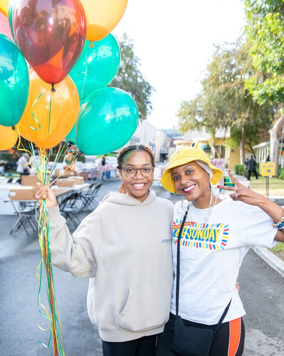 The holiday season truly brings a sense of gratitude and nostalgia! Reflecting on our recent Thanksgiving event, we are filled with joy. Just over three weeks ago, we successfully prepared 4,000 Thanksgiving meal bags, ensuring that 16,000 people could enjoy a festive meal.