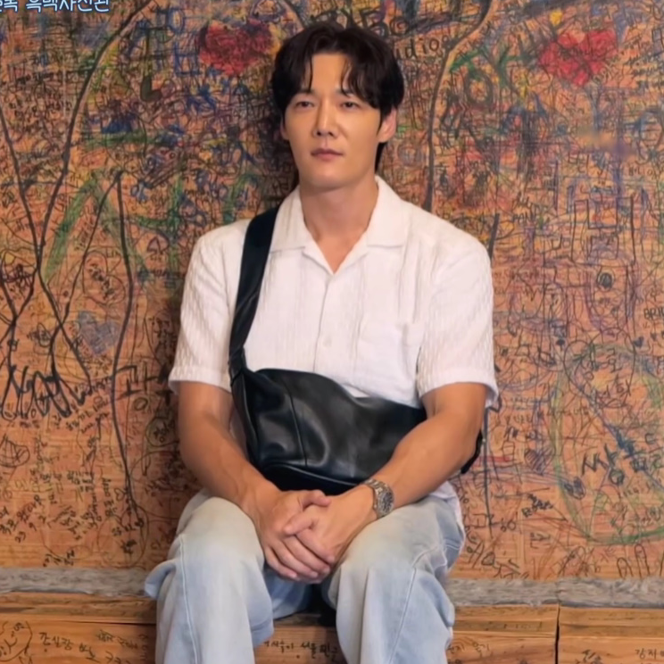 celeb_wish_list's tweet photo. โ WHO : #์ต์งํ
โ WHERE : MBC '๋์๊ฒ ๋ฟ๊ธฐ๋ฅผ' 1ํ
โ BRAND : #Kineto #ํค๋คํ
โ ITEM : Wrinkle Emboss Open Collar Shirt - White, Wave Cutting Denim Pants -Light Blue
โ ์ถ์ฒ : MBC '๋์๊ฒ ๋ฟ๊ธฐ๋ฅผ' https://t.co/G4NYzVIjue