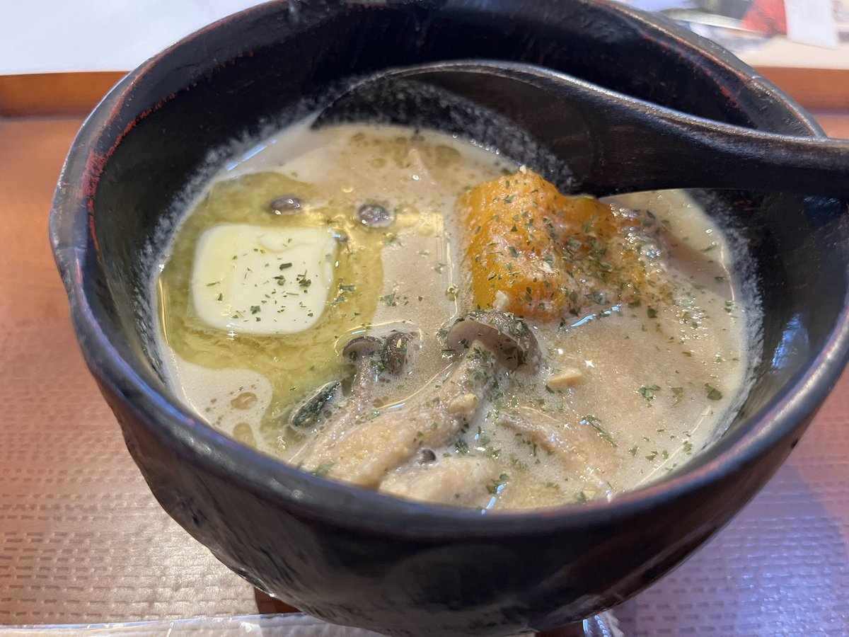zunco_4840's tweet photo. 雪の中、隣駅の宮内で観光!カフェのお味噌汁温まるわ~
#6SUBI https://t.co/7j96SUoS77