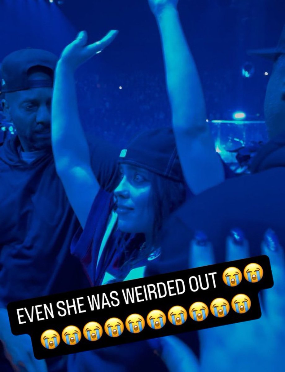 security looking at her like “ur fans r bad shit crazy”