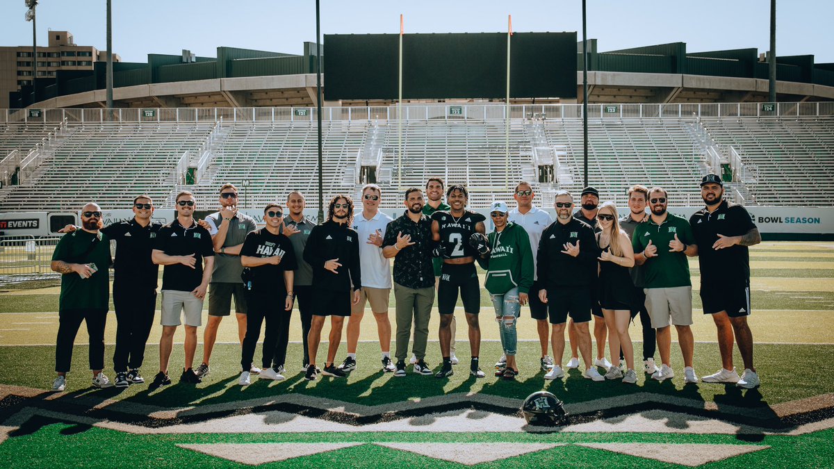 Devin Ellison (@devinellisonn) on Twitter photo <a href="/HawaiiFootball/">Hawaii Football</a> one of a kind!! Enjoyed my visit on the island 🏝️ !! #BRADDAHHOOD #GoBows <a href="/HawaiiFootball/">Hawaii Football</a> one of a kind!! Enjoyed my visit on the island 🏝️ !! #BRADDAHHOOD #GoBows