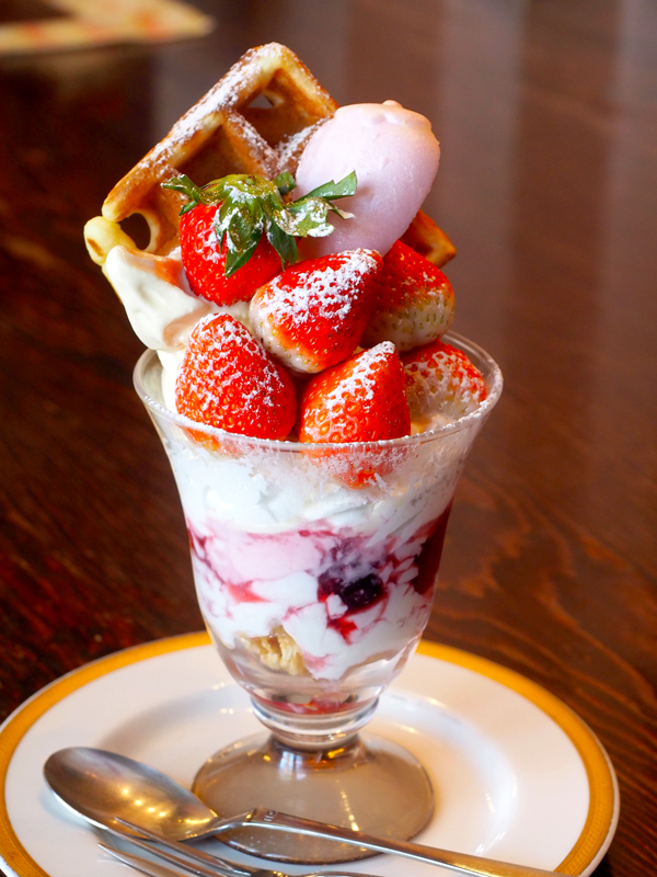 townryoutan's tweet photo. そろそろイチゴ🍓のシーズンです
タウンタウン最新号では、今から食べられるイチゴスイーツや年明け開園のイチゴ狩りスポットを紹介しています🍓😍

https://t.co/5EnUo4MZIF https://t.co/Yqvcar1CU0