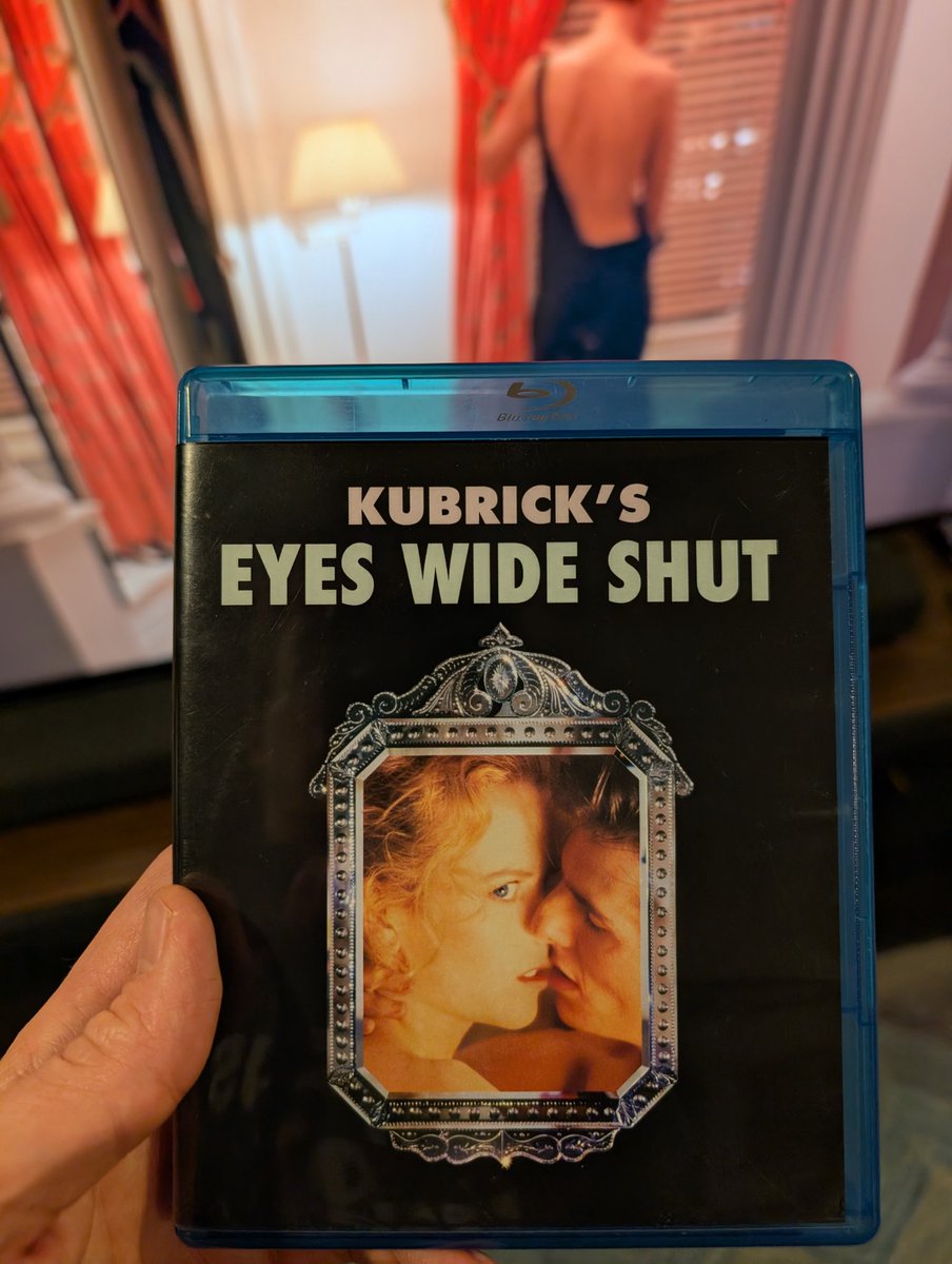 funkentechno's tweet photo. Now watching one of my favorite Christmas movies 🎄 https://t.co/SocaCxgHHE