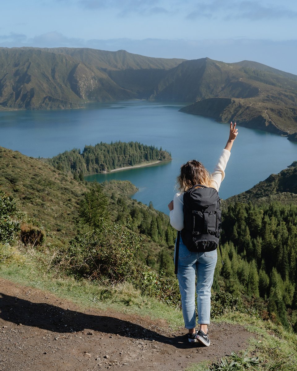 Pacsafe's tweet image. As we jet into a new year, let's take a moment to reflect on the memories and people we've encountered during our travel adventures throughout this year. ✨ #antitheft #SafetyFirst #traveling #pickpockets