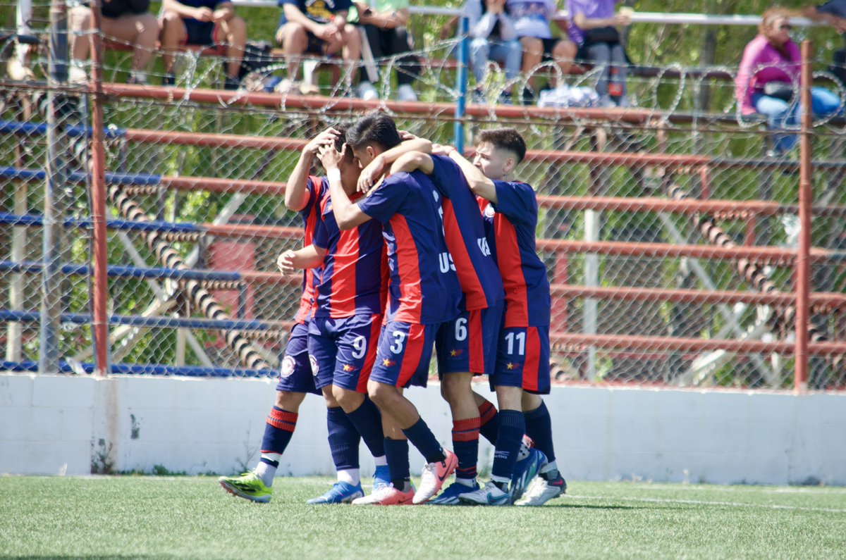 PrensaUSMA's tweet photo. USMA SE QUEDA EN LA MÁXIMA CATEGORÍA 👏🏼⚽️🏟️

Los patricios ganaron un partido clave, el último del torneo y se aseguraron la permanencia en la máxima categoría 

Nicolas Mercado y Lautaro Mateeff convirtieron los goles del triunfo 

#VamosUSMA #SomosUSMA https://t.co/j7SL2iFQMN