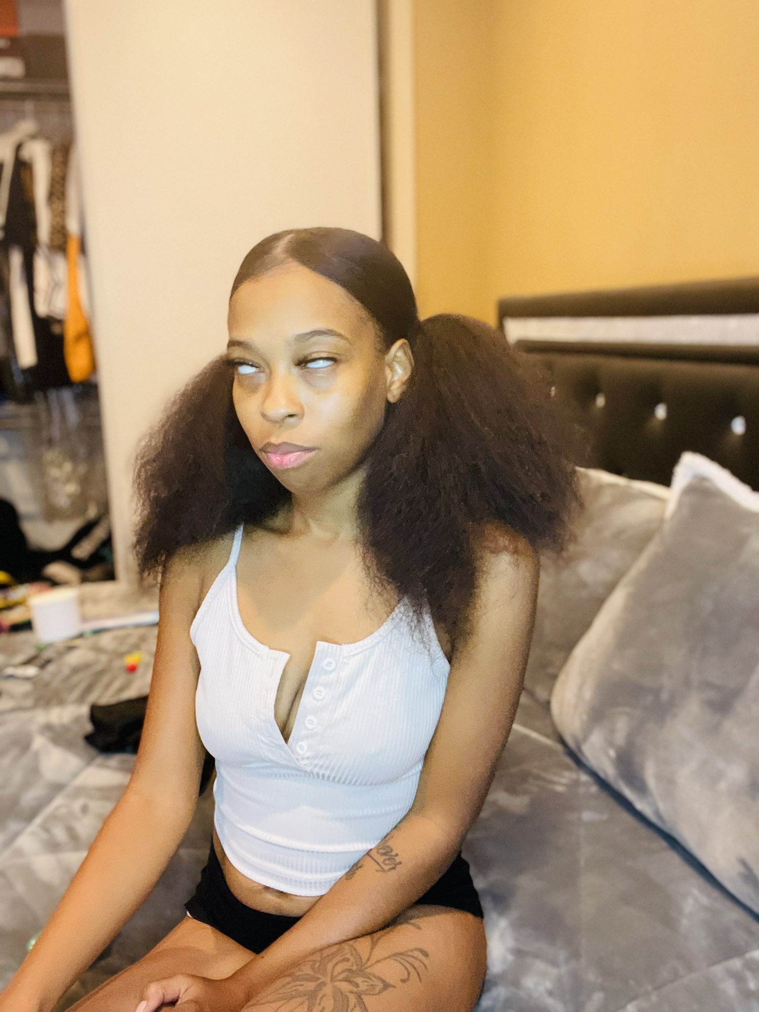 1 pic. Mood 😒 https://t.co/Iz5slJyiJw