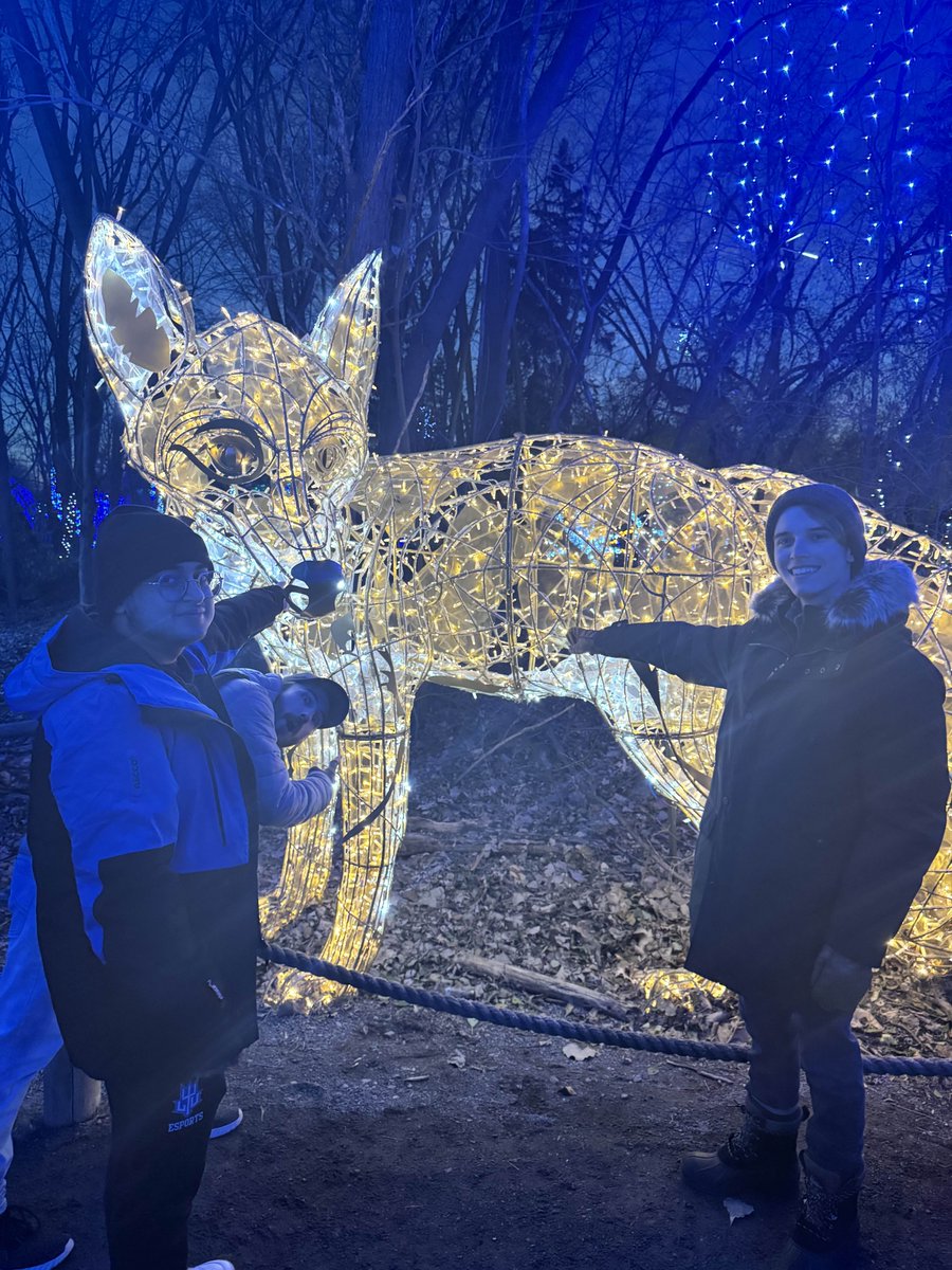 LTUesports's tweet image. LTU Esports at Wild Lights at the Detroit Zoo! To celebrate a successful season, the esports team went on an outing to the zoo.