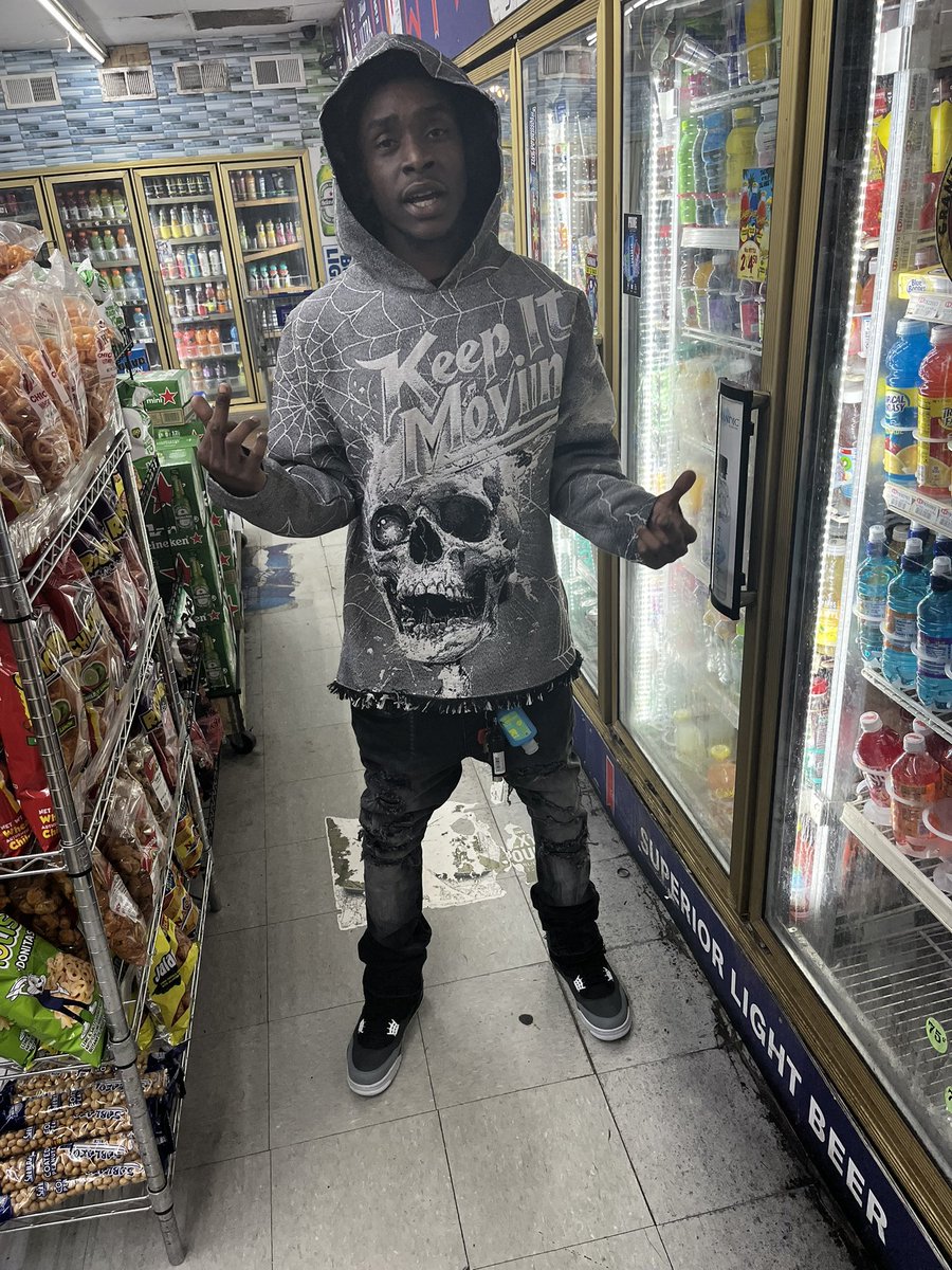 500_LilC's tweet photo. I was gon die bout this shit free imagine what I’ll do 4 dat money 💰🤐🦅🖐🏾💯
#LL5eva
#freemigo https://t.co/F74gQZgVYM