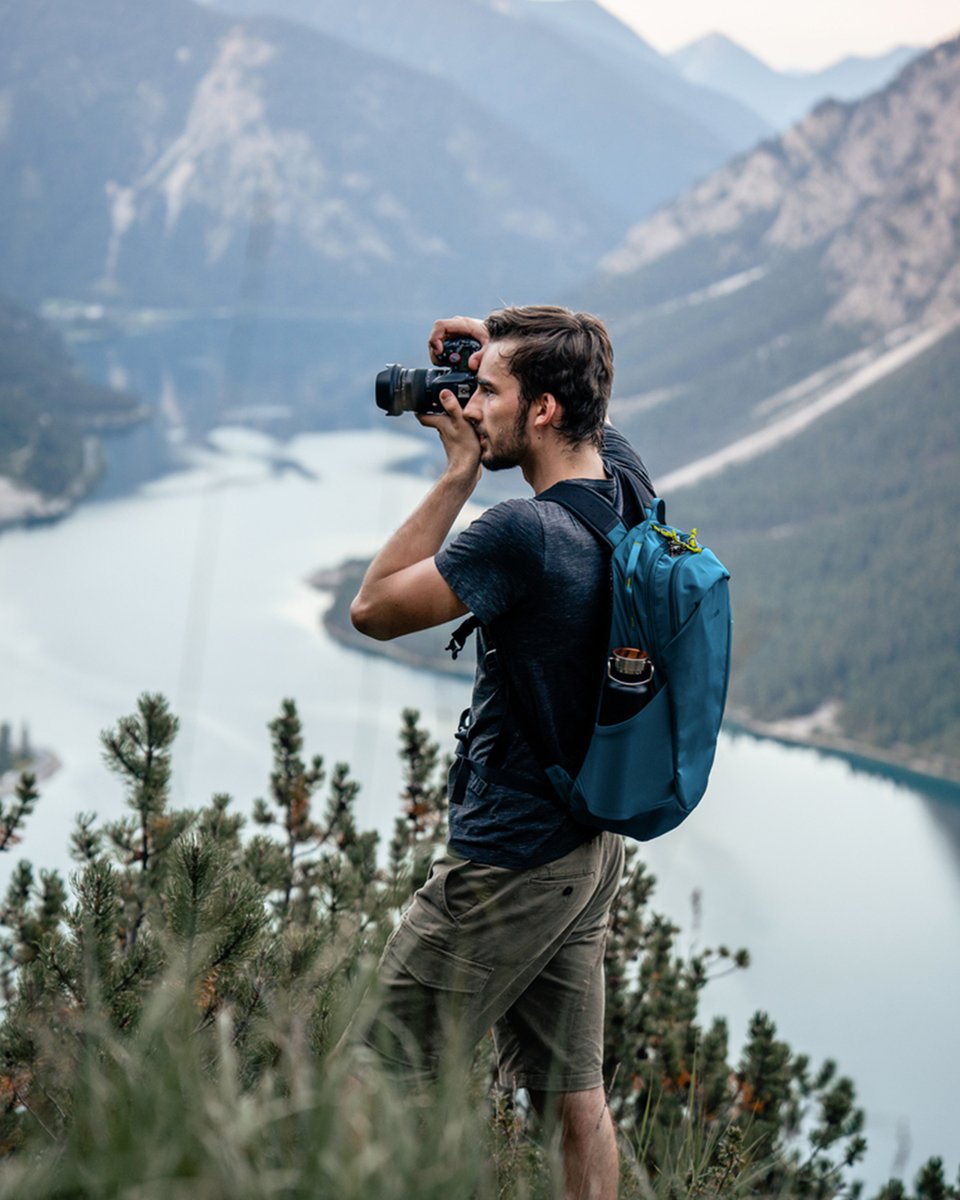 Pacsafe's tweet image. Designed with your needs, the Pacsafe ECO 25L Backpack boasts ergonomic breathable straps, a padded back panel, two water bottle pockets, multiple compartments, and trusted anti-theft technology. #antitheft #SafetyFirst #traveling #pickpockets