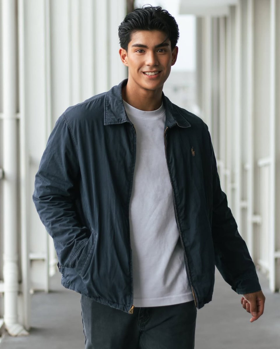 I just know that this guy is very very freaky in bed.