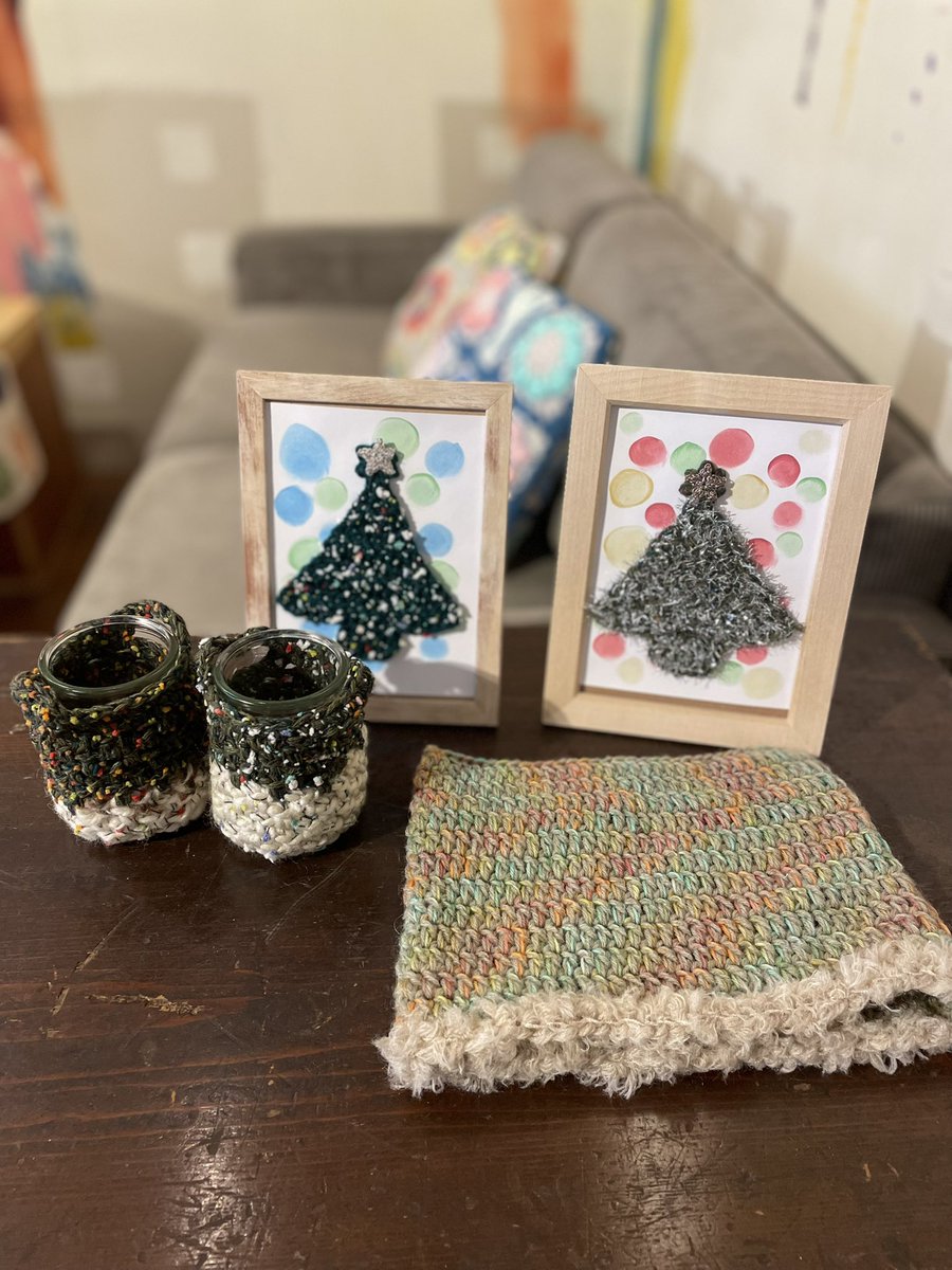 今年最後の <a href="/kotobldg/">西荻の“ことビル”</a> 西荻のことカフェでの癒しのモチーフ編みワークショップ、11時から開店してまーす。
グッズも少し販売してます👍

手ぶらでふらりとお越しくださいね😘

#西荻窪 #西荻窪カフェ #編み物 #かぎ針編み #モチーフ編み #ワークショップ