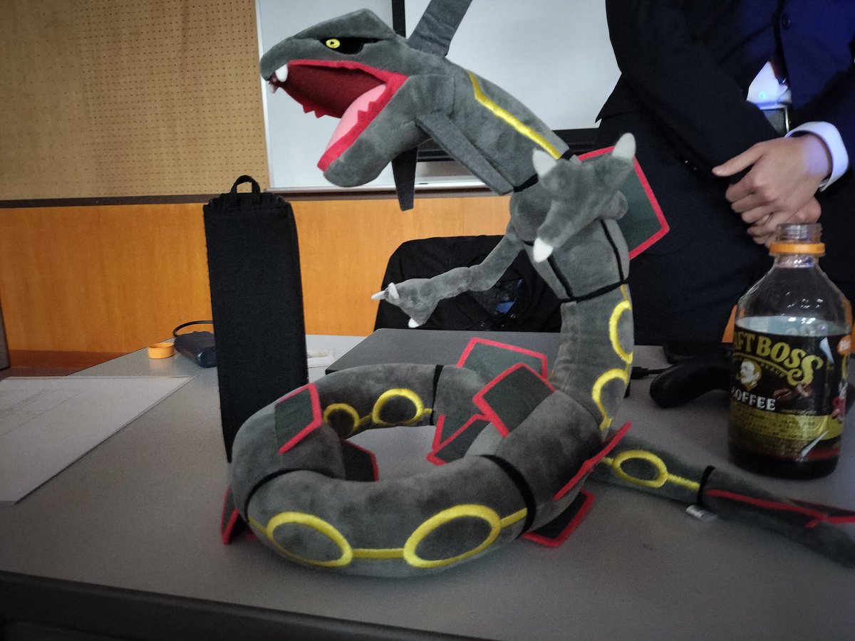 gandai_pokemon's tweet photo. 先週土曜日の活動では
元渉外のひゅうが先輩を
はじめとする先輩方に
講師を務めていただき
SV対戦講習会を行いました！

講習を終えて学んだことを生かし
それぞれパーティを組んだり
とても充実した時間になりました✨ https://t.co/JxM5Xc4Blc