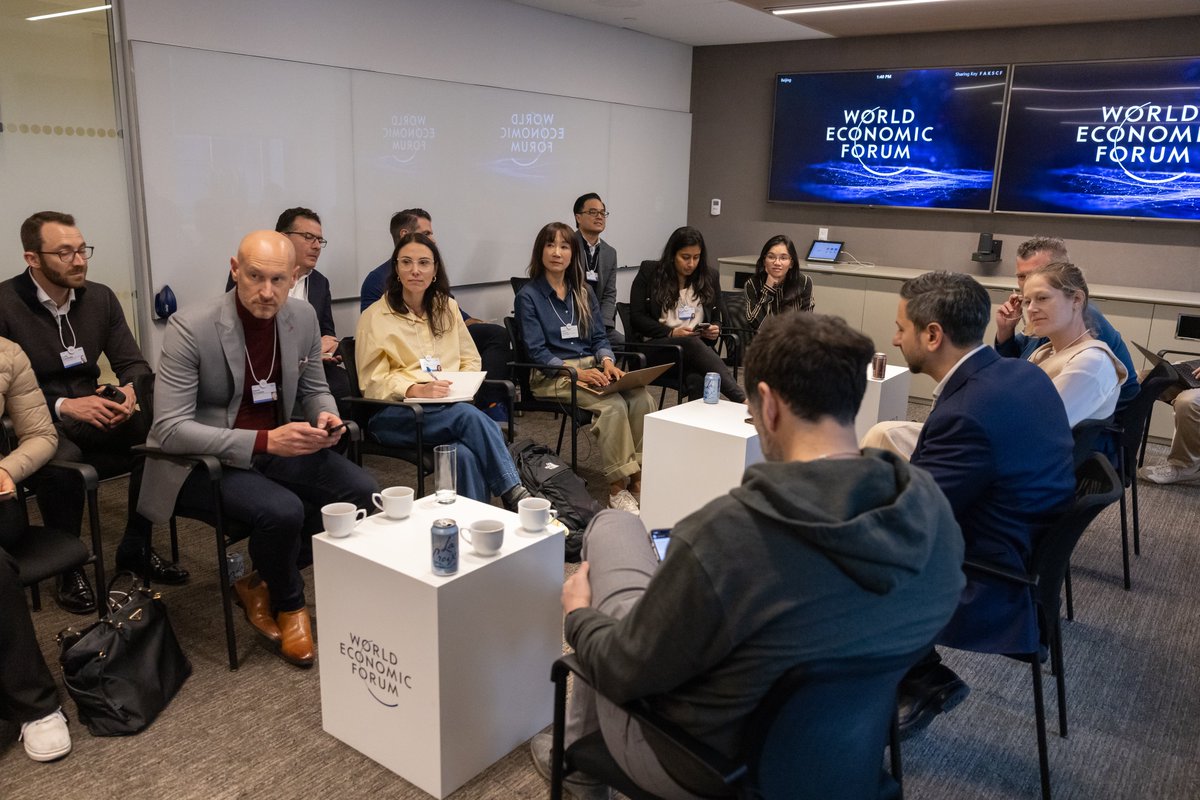 🚀 Thrilled to share! Squirrel Ai Learning, a proud World Economic Forum Unicorn, had the honor of participating in the Global Innovators Meeting in NYC with co-founder Joleen Liang.

🌟 This prestigious gathering brought together brilliant minds, including:
Anthony Scaramucci –