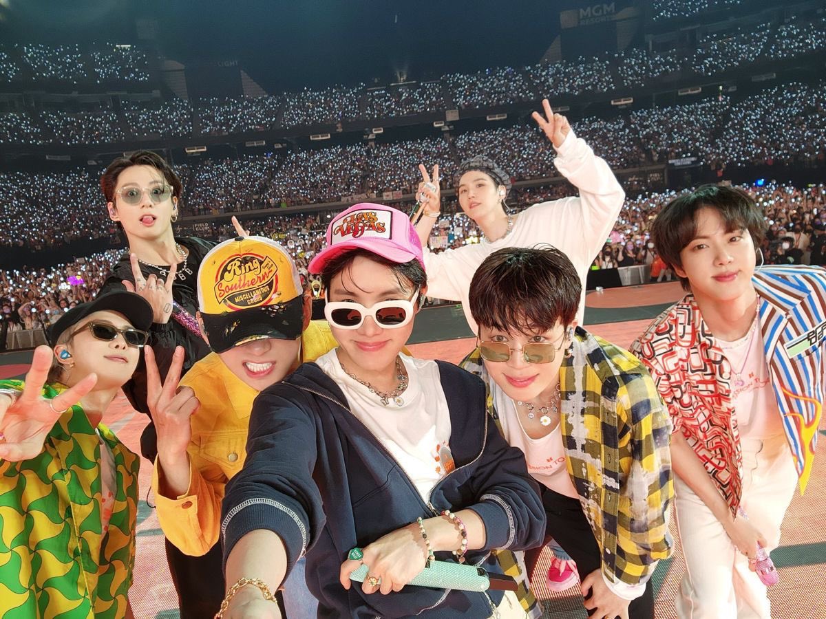 italianarmyfam_'s tweet photo. 🚨Secondo diversi K-media, i BTS pubblicheranno un nuovo album nella seconda metà del 2025 e il tour mondiale dovrebbe iniziare nel 2026.

BTS BTS BTS
WELCOME BACK BTS
#BTSANDAPURPLEWORLD 
#BTSREUNION2025
#BTSISCOMING
#BTSISBACK
#NEWBTSALBUM2025 https://t.co/gSHOww2Blp