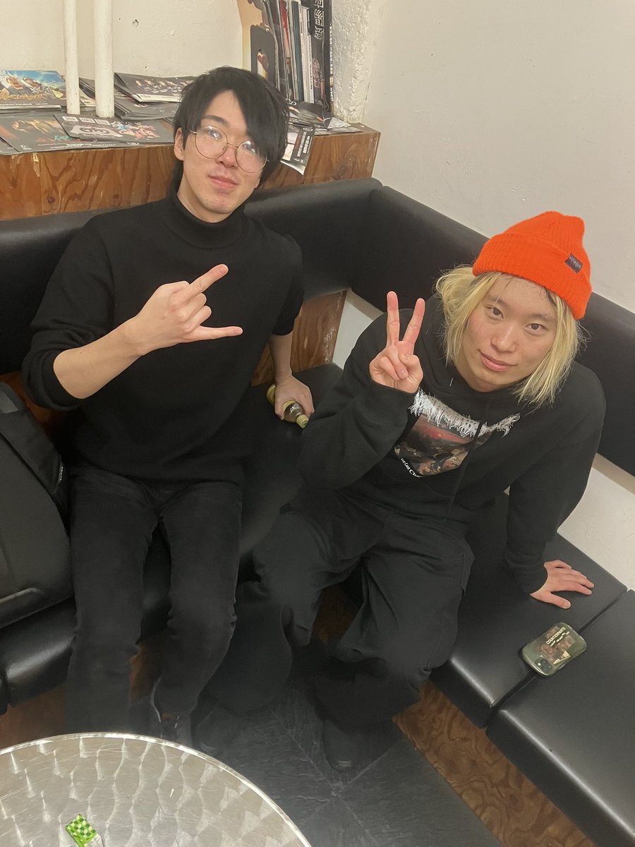 3rdPersons's tweet photo. 本日Dr.サポートのマッシュくんが体調不良のため

Dr.サポート変わりまして

ThawOutsからDr.NAOTOくん(@drumgasukinacat )が助っ人に駆けつけてくれました

とてもとても感謝です

年内ラスト3rd Persons
よろしくお願いします！！ https://t.co/ao2BvS3vDJ