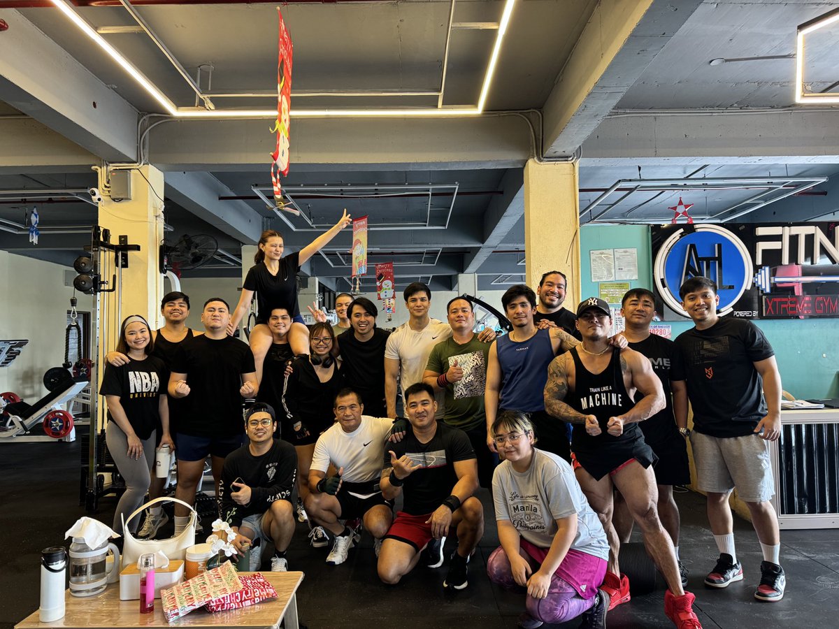 rsttejada's tweet photo. bago mag holiday break https://t.co/vhUwyW3FOF
