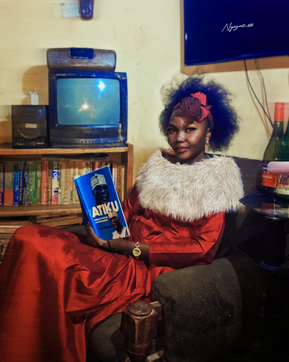 This is my first studio debut as a phone photographer, the idea of the background setup, the costume, makeup, and sets were all made from scratch. Turn our living room into studio my model is my baby sister funny😂 but it worth it.
<a href="/atiku/">Atiku Abubakar</a> You are my inspiration, I'm from Jada