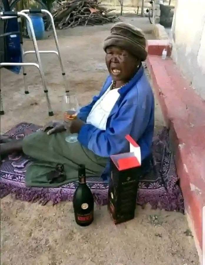 e_nkhumee's tweet photo. @Nickofentse2 So he ate you? https://t.co/eyNdHMPacE