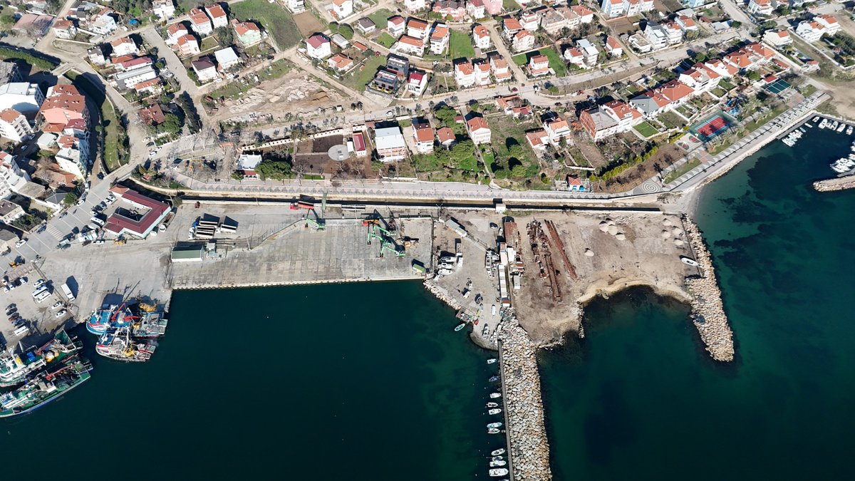 Gazetesi1's tweet photo. Yeni Karabiga Limanı 10 bin tonluk gemilere hizmet verecek
#Karabiga #Karabigalimanı #gemiler
https://t.co/RP1mw2h9eL https://t.co/l9TVaWjW4P