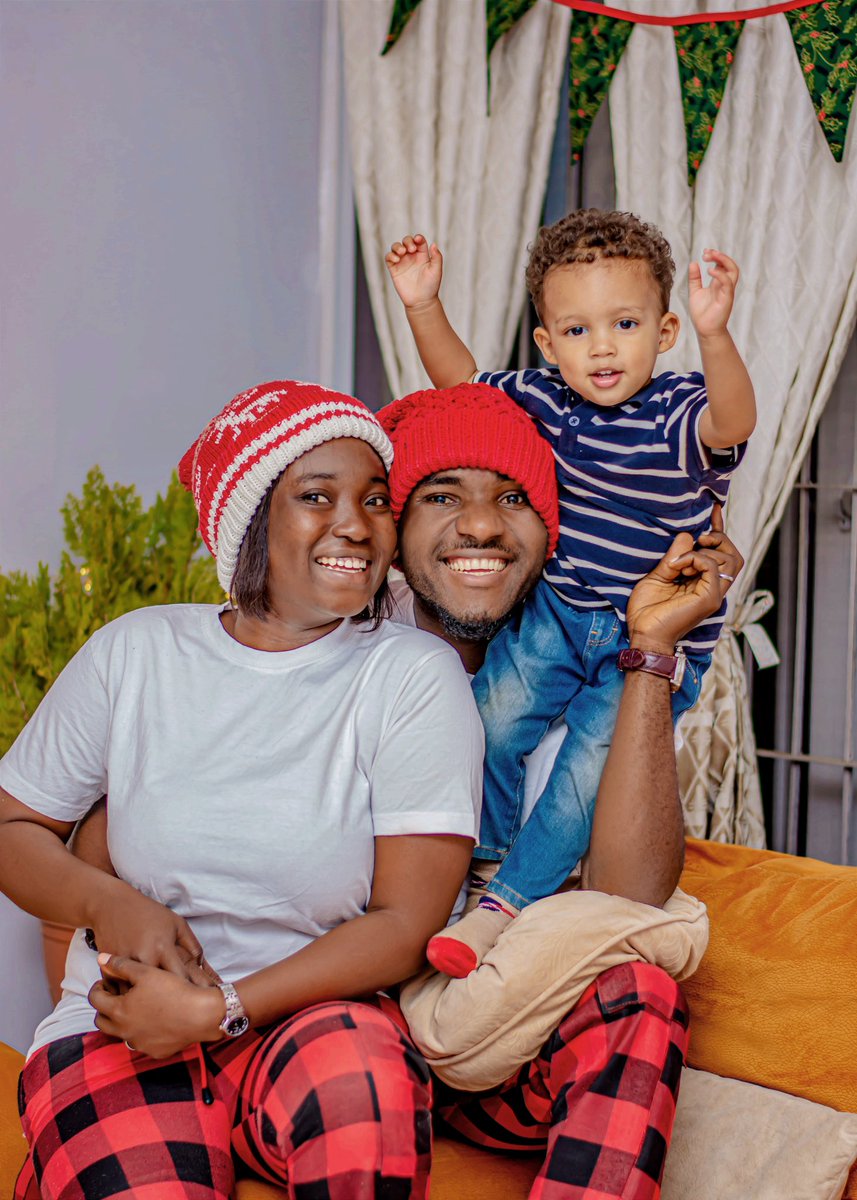 soulpeegambo's tweet photo. We are grateful to God for sending his Son Jesus. This season we remember His love towards us, and also His sacrifice and intentionality to love. 

May this season continue to remind us that love has no reason, love is pure, love is true and God is love. 
Merry Christmas 
🎄🎁 🐓 https://t.co/uoJCn1VL10