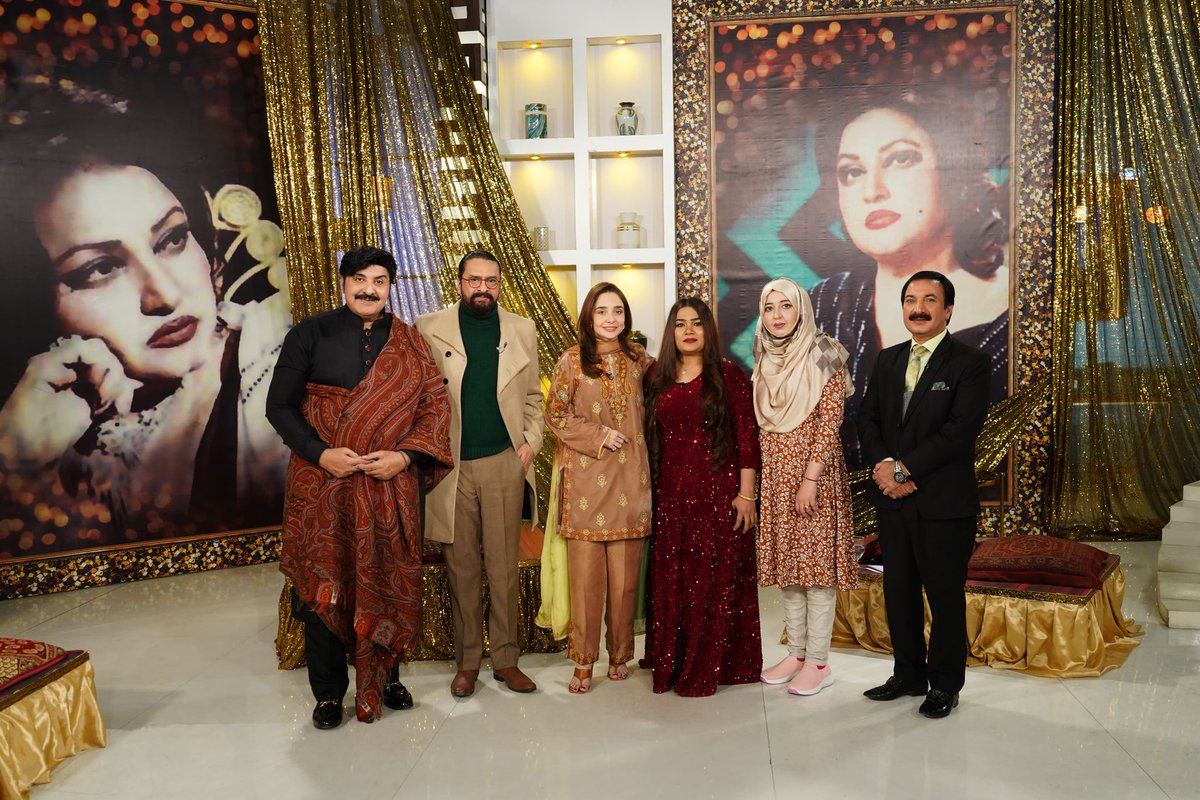 PTVHomeOfficial's tweet photo. Morning@Home
23-12-202
TRIBUTE TO MADAM NOOR JAHAN
Tahir Sarwar Mir( Senior Journalist)
Adeel Barki (Singer)
Riaz Khan(Host)
Falak Ijaz (Singer)
Chef Amna IIyas
#MadamNoorJahan
#QueenOfMelody
#NoorJahanLegacy
#MelodicQueen
#PakistaniIcon
#TributeToNoorJahan
#LegendaryNoorJahan https://t.co/QEJ4cmWjOn