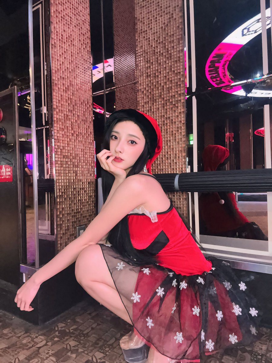 cjd_aoi's tweet photo. 今年最後のファンイベント起こしくださった方ありがとうございました🎄♥️
わざわざこの日のために海外から来てくださったファンもいて😭♥️
本当に幸せでした🥰♥️
ファンのみんなからの暖かい愛と応援に、いつもパワーをもらっています🫶🏻
今年も残り少しだけど、体調に気をつけて暖かくして過ごしてね❄️ https://t.co/dM88gkmarn