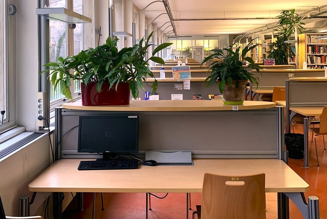 La BU Saint-Germain-des-Prés reste ouverte en horaires réduits jusqu'au vendredi 3 janvier aux membres de l'<a href="/univ_paris_cite/">Université Paris Cité</a> !

La bibliothèque fermera au public les 25 décembre et 1er janvier, et retrouvera ses horaires habituels dès le 6 janvier. 📘➡ u-paris.fr/bibliotheques/…