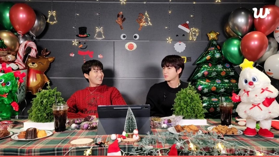 #Jin and #Jhope live on WEVERSE!!!
weverse.io/bts/live/0-153…