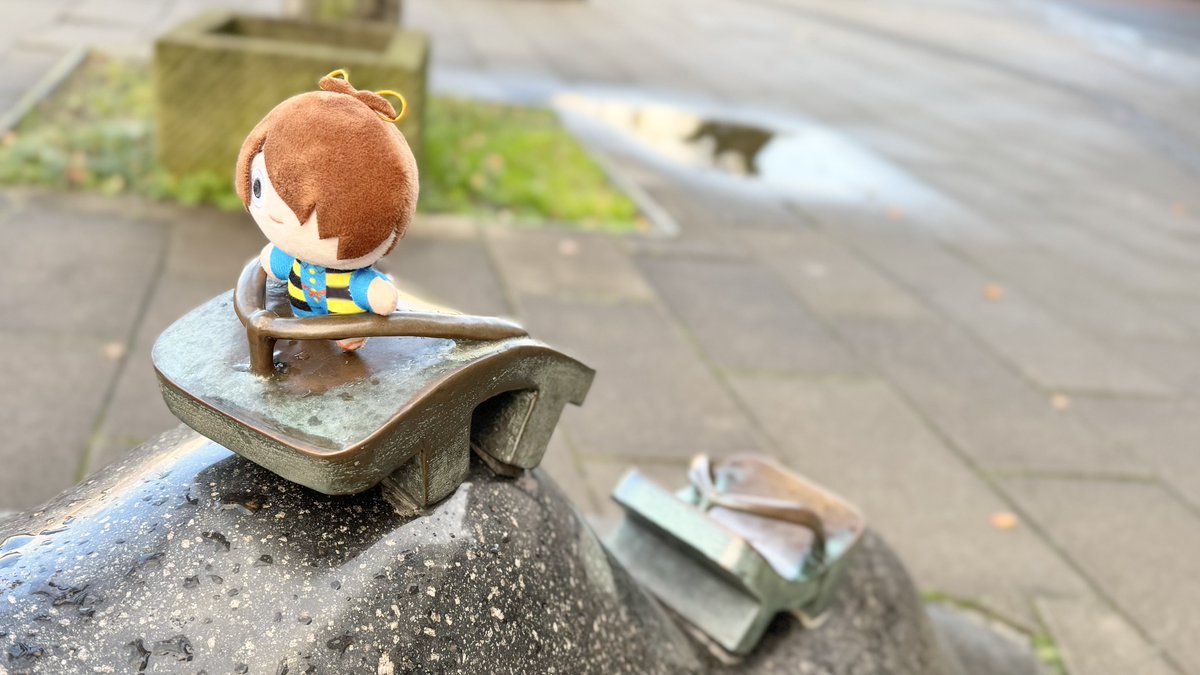「ねずみ男発見きたちゃん 猫娘もいた ゲタにも乗った かわいいね」|ぷにのイラスト