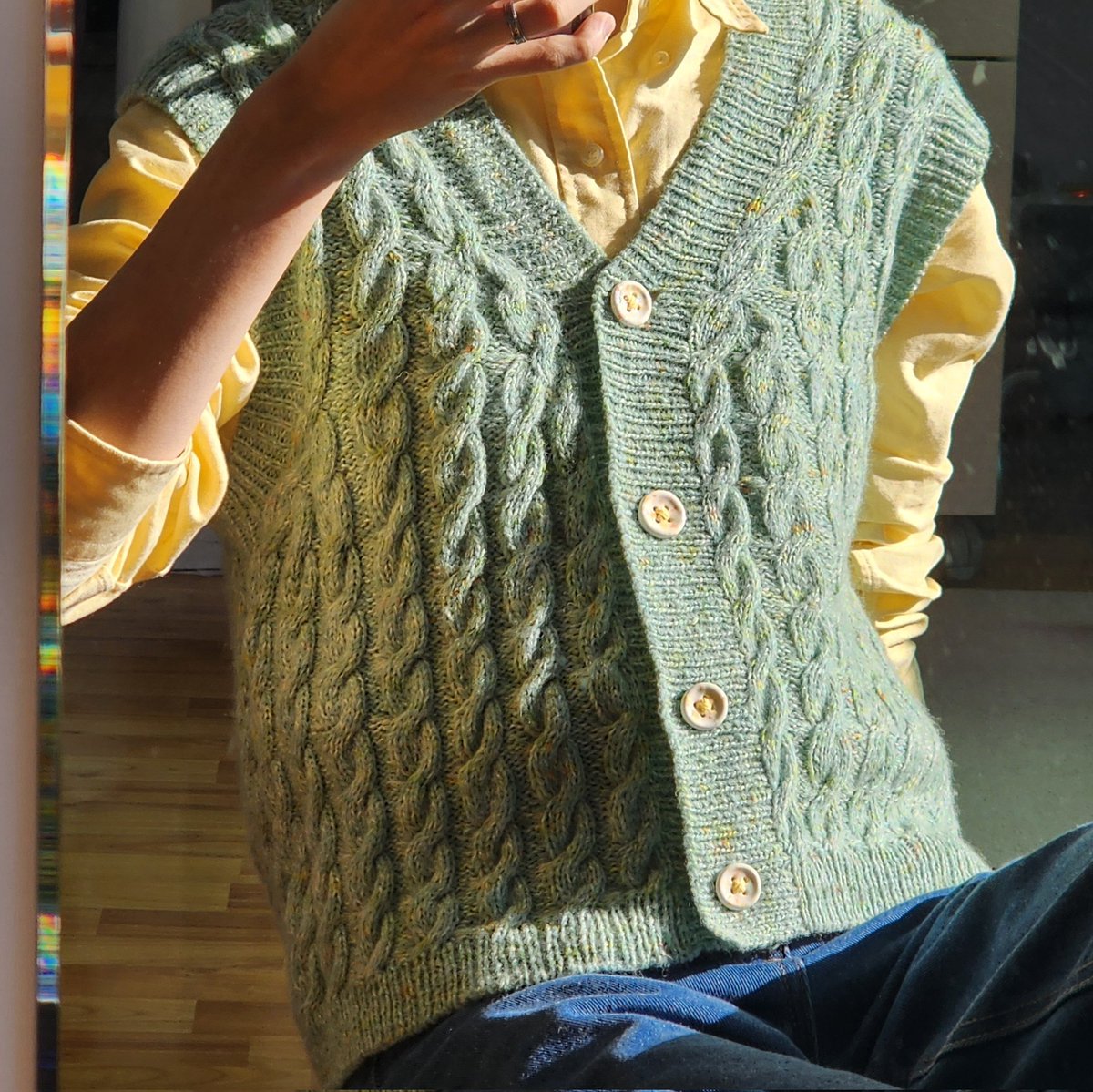 #뜨친소
죽는 날까지 하늘을 우러러 한 타래 남는 실이 없기를,