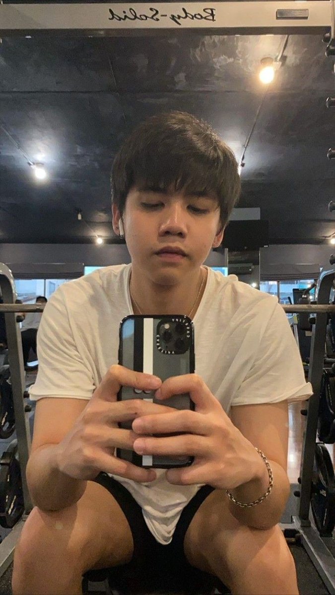 Udah ganteng udah wangi udah berotot. Apa gak mau maksi bareng? <a href="/lMPEURATOR/">JAYDEN</a>