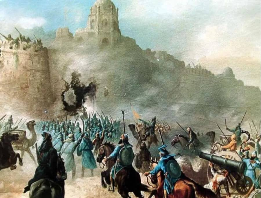Sage1709's tweet photo. The Battle of Chamkaur – A Tale of Unparalleled Bravery

1. The Prelude to the Battle:

After leaving Anandpur Sahib under false assurances from the Mughals and Pahadi Rajas, Guru Gobind Singh Ji and the Khalsa were ambushed at the Sarsa River. 

The forces were scattered. 

Guru Saheb, along with 40 Singhs and his two elder sons (Baba Ajit Singh Ji and Baba Jujhar Singh Ji), reached the mud fort at Chamkaur.