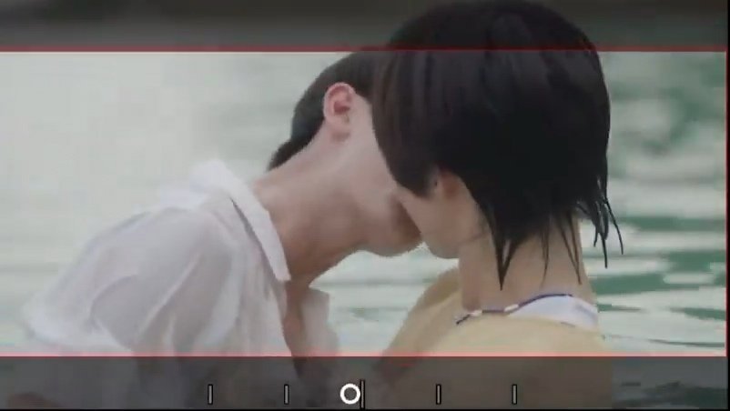 fymyfav_'s tweet image. 📢: i said don’t kiss!! Cut cut! Who told you both to kiss!! 

//what should i do with this information ..? there’s no kiss scene here and nobody ask them to kiss too 😭😭😭

YOUR SKY AT THE SEA
#YourSkySeriesEP6 
#thomaskong #โทมัสก้อง