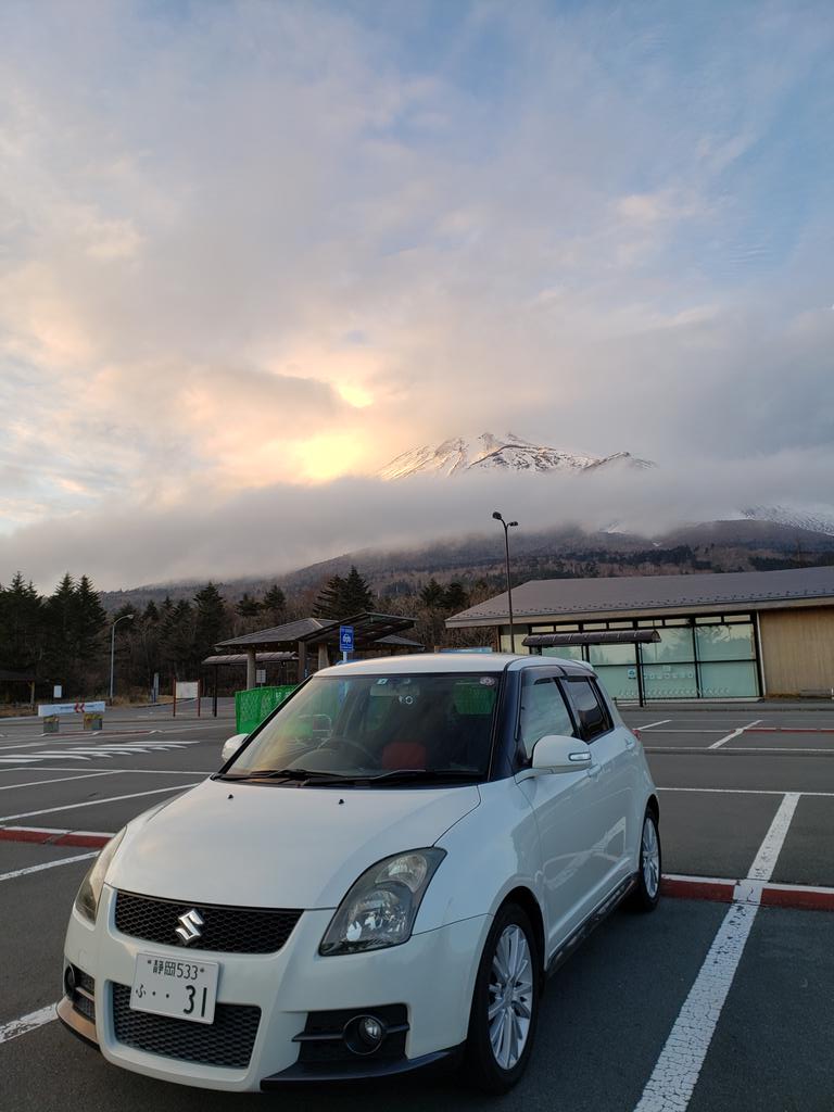 rakko1220's tweet photo. 4年ぶりに来た！雪全然無いね https://t.co/CgMStXS9Rz