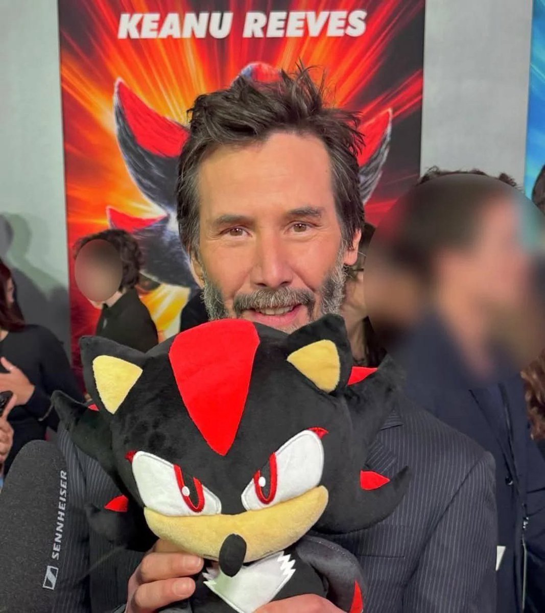 Whoa_Keanu's tweet image. 아니 뒤에 섀도우 포스터 땜에
네코미미가 됫잖냐