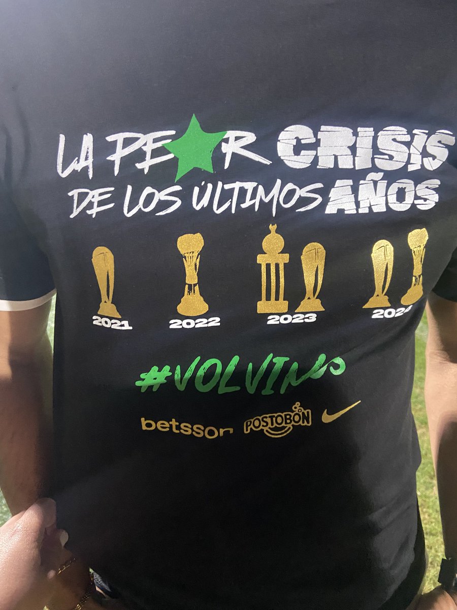 pilarvelasquezv's tweet photo. “Aunque les resulte imposible, no reclamen nada. Traguen veneno, acepten la injusticia que todo se equilibra al final”…. Y sí

Siempre Dios 💚 https://t.co/9fMGHsjzud