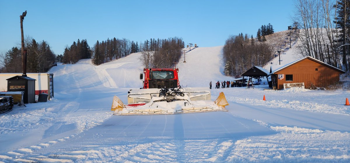 Tubing Opening Announcement!!📣 
We will be open for tubing tomorrow, Monday, December 23rd, from 12-4 pm!!! 
❄️The tubing sessions go from 12-2 and 2-4. All tubers must be at least 42 inches tall and at least 5 years of age. 
Please call to make reservations! 
218-243-2231