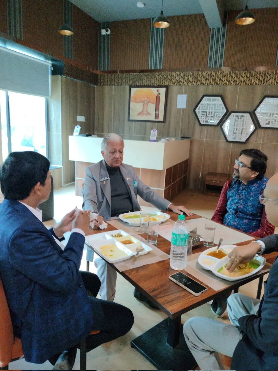 SHAHSUDH's tweet photo. Glad to have a very interactive meeting with Dr. Deepak Vohra, Special Advisor to the Prime Minister. https://t.co/IYKU1iEh0m