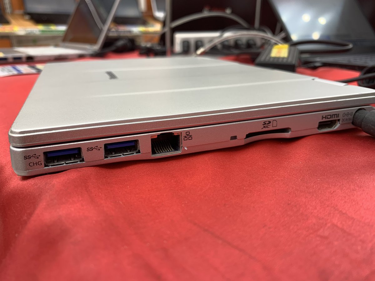 PCcomfullAKB4's tweet photo. 秋葉原4号店4周年記念特価品！あの大人気シリーズの最後のモデル RZ8が3台限定で登場！！
とにかくコンパクトで軽く、持ち運びにピッタリの1台✨ひっくり返してタブレットとしても使用可能👍
Win11アップグレード済みの即戦力！！

現在店頭にて展開中！
#Panasonic #LetsNote #RZ8 https://t.co/5vDfVsPN04