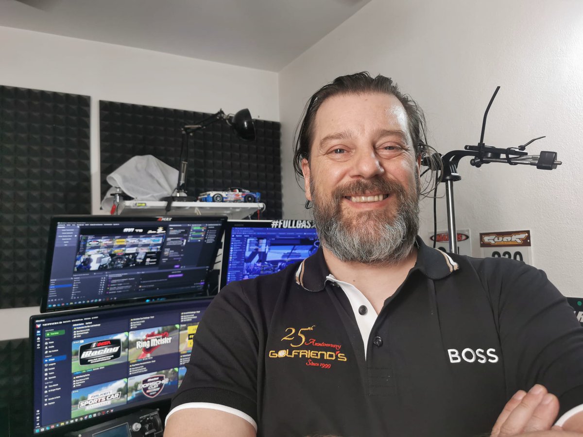 Seguidores con sus polos de regalo...
<a href="/GolfriendsES/">Golfriends</a> 
<a href="/iRacing/">iRacing</a> 
<a href="/GtGate_Com/">GtGate</a> 
<a href="/pumamotorsport/">PUMA Motorsport</a>