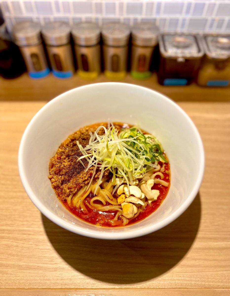 本日12月23日(月)ランチのみの営業となります🙇‍♂️
また年末年始の営業以下となります。

12月28日まで通常営業

12月29,30日（日,月）ランチのみ
12月31日〜1月3日お休み
1月4,5日（土,日）ランチのみ

1月6日（月）から通常営業

ご迷惑おかけしますが何卒宜しくお願い致します。