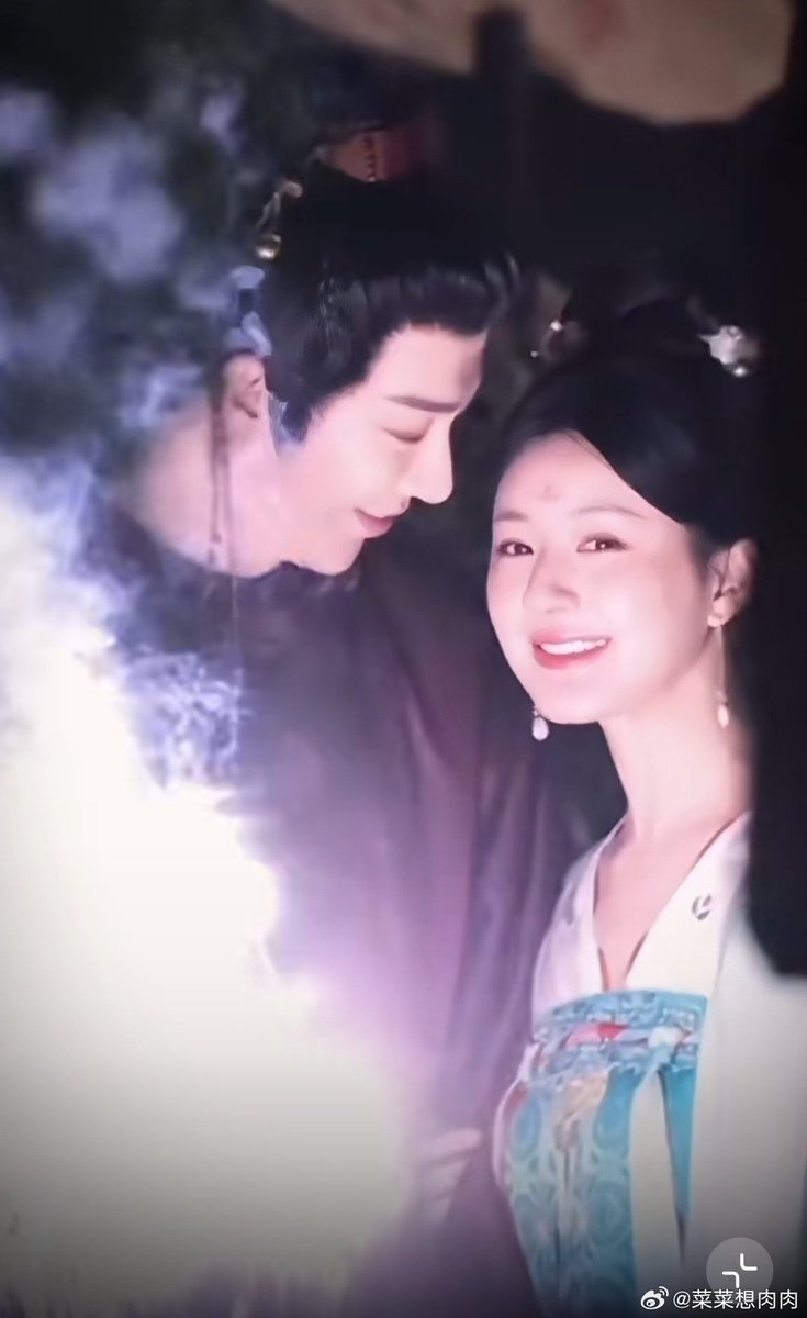 itzzz_ivy's tweet photo. Not gonna lie, i love this photo so much 💕
Take me back ~ Duan Wu x Yan Zijing
#TheStoryOfPearlGirl #ZiWu
#ZhaoLusi #จ้าวลู่ซือ #HaoYan
#LiuYuning #หลิวอวี่หนิง https://t.co/BLtRAgUFsb
