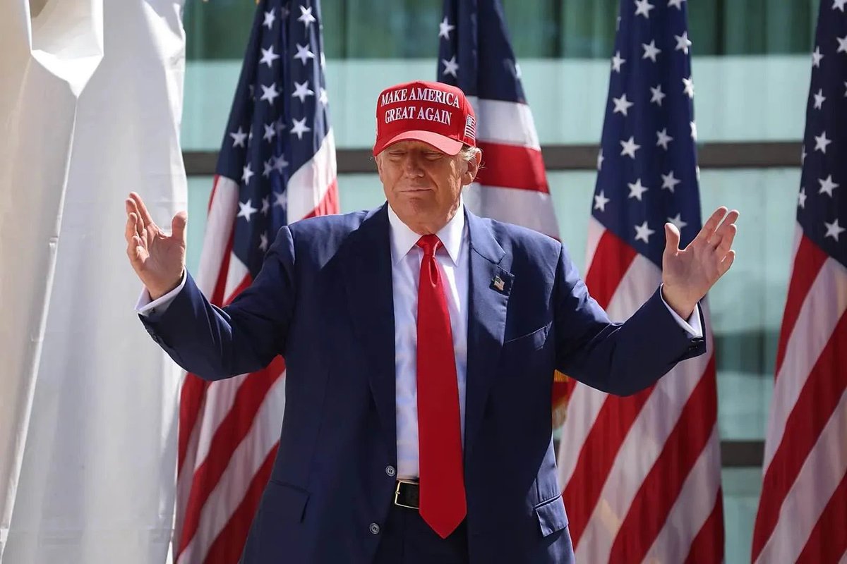 cryptoamanclub's tweet photo. 🚨🚨 BIG BREAKING 👇

President-elect Trump nominates Pro-Bitcoin Stephen Miran to lead his Council of Economic Advisers.

President-elect Trump names Bo Hines Executive Director of #Crypto Council in his administration.