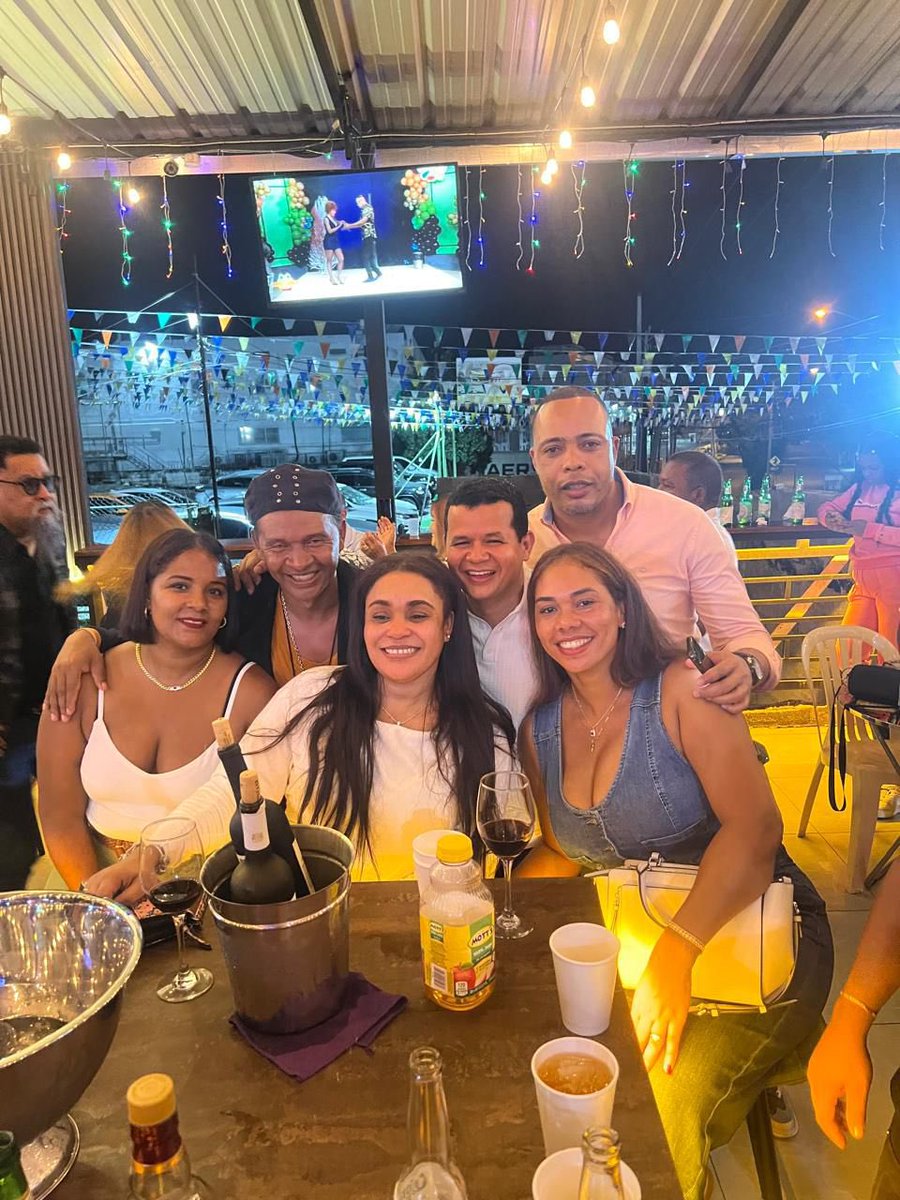 andersonmonteRD's tweet photo. Fiesta navideña entre amigos 2024. https://t.co/LTR3T47AcB