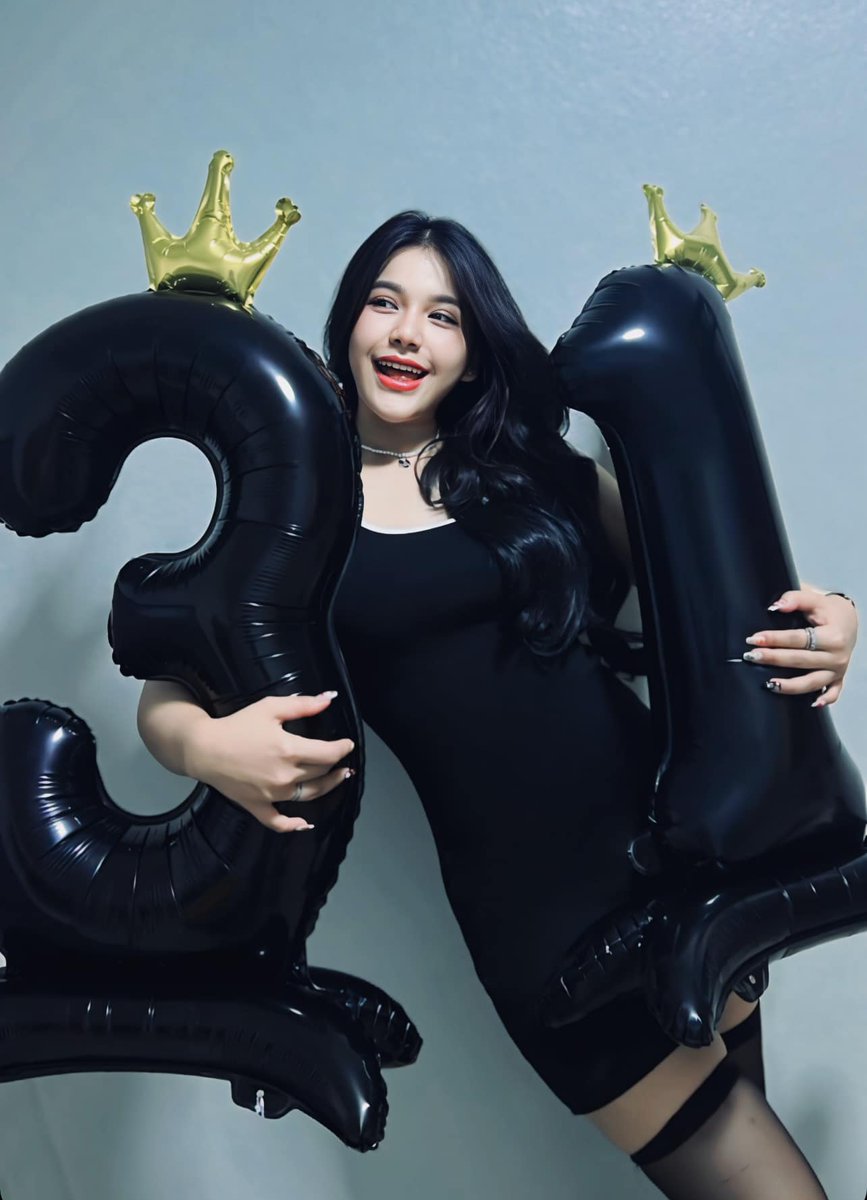 ของหวาน🍨 tweet media