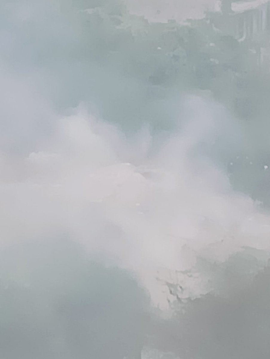 i4ever06's tweet image. @OfficialGMDA @cmohry @DC_Gurugram @CPCB_OFFICIAL This is a land behind Narayana school Palam Vihar. This fire is going on for last couple of days &amp;amp; choking thousands of residents living in this area. Illegal waste dumping in this area has made things worse. Kindly help 🙏🙏