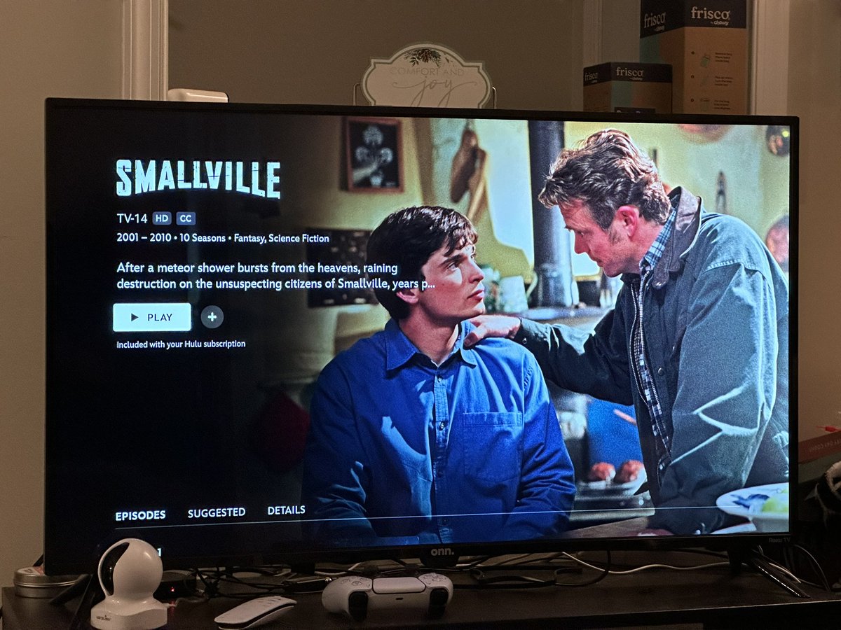 SupesandSabers's tweet photo. Watching the Smallville episode Lexmas on the home of Marvel… Disney Plus. #smallville #superman https://t.co/TFex8uO8NF
