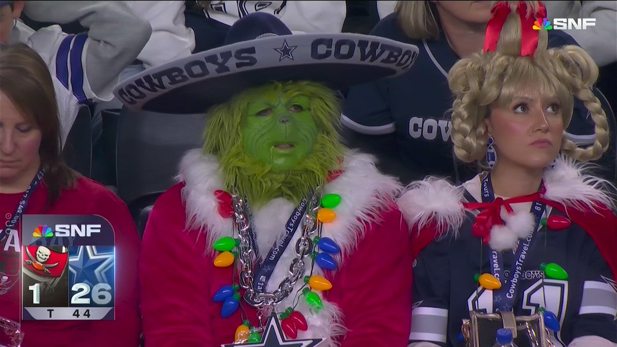 cjzero's tweet photo. Why does this Grinch look like Austin Powers https://t.co/dszN7IQNUC